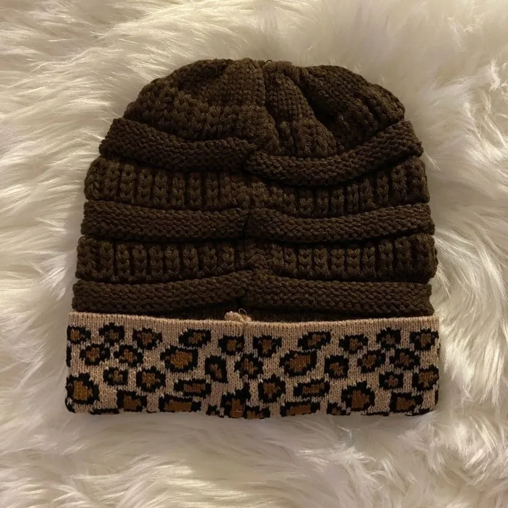 Riah Fashion Beanie Brown With Leopard Print Knit NWT One Size Warm Cozy - Picture 3 of 4